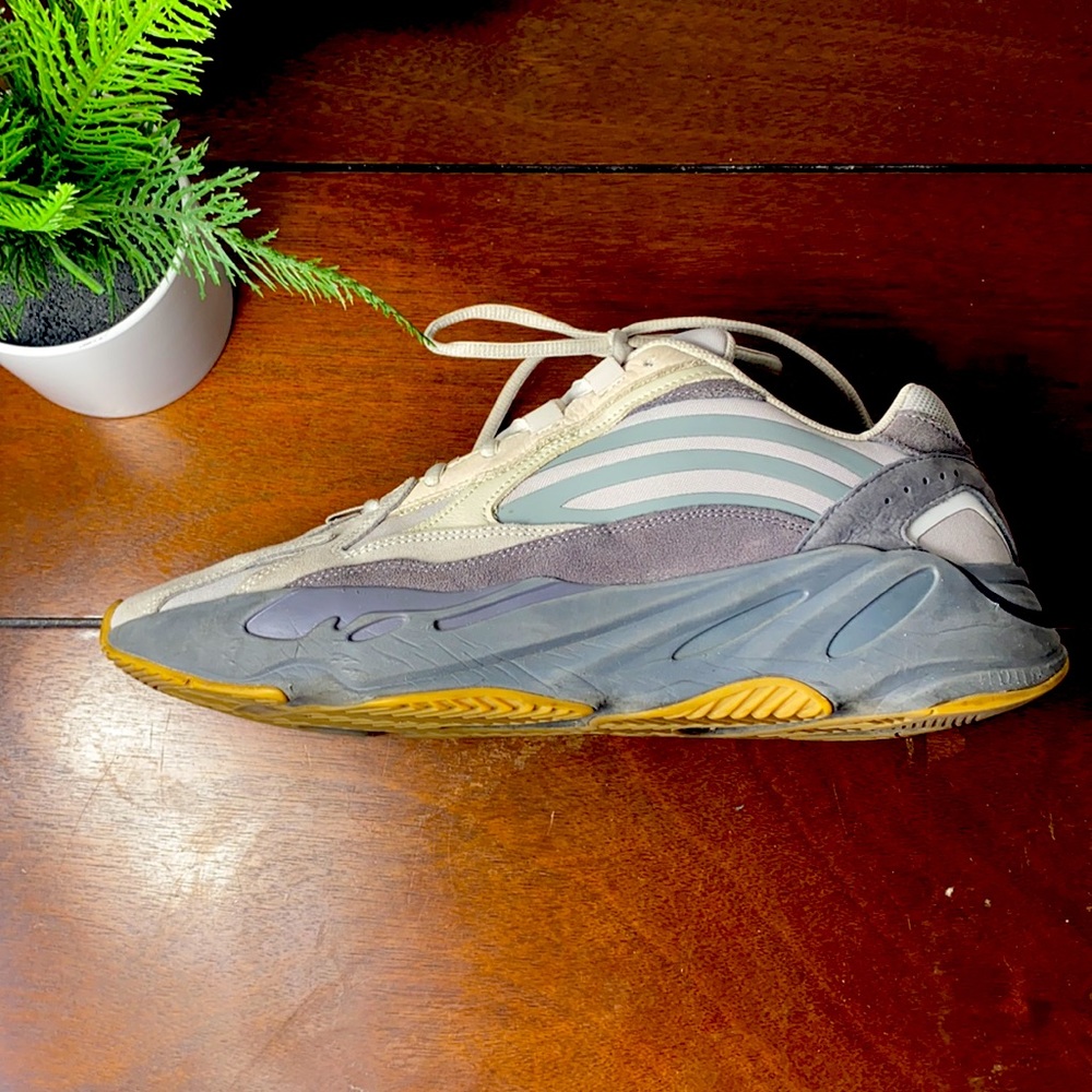 Yeezy Boost 700 V2 ‘Tephra’ - Picture 2 of 6